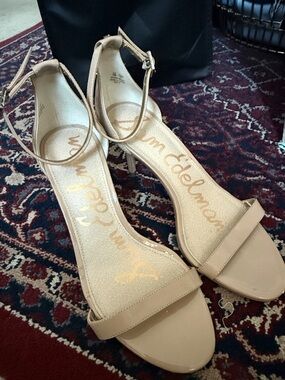 Sam Edelman Beige Tan Ankle-Strap Heeled Sandals size 7.5 Wide